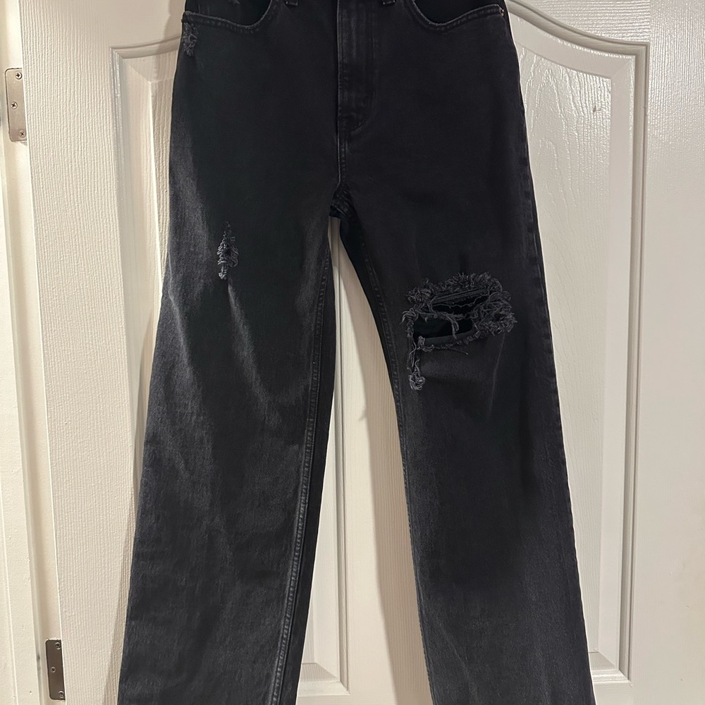 Abercrombie & Fitch The 90s Relaxed Ultra High RiseBlack Distressed Jeans